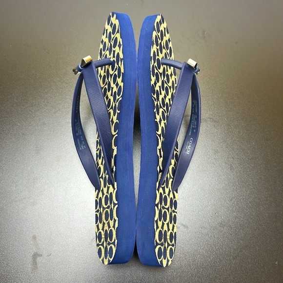 Coach Amel Navy/Tan Thong Flip Flops Size 6 B Silver Bow Detail Signatur… - Picture 10 of 15